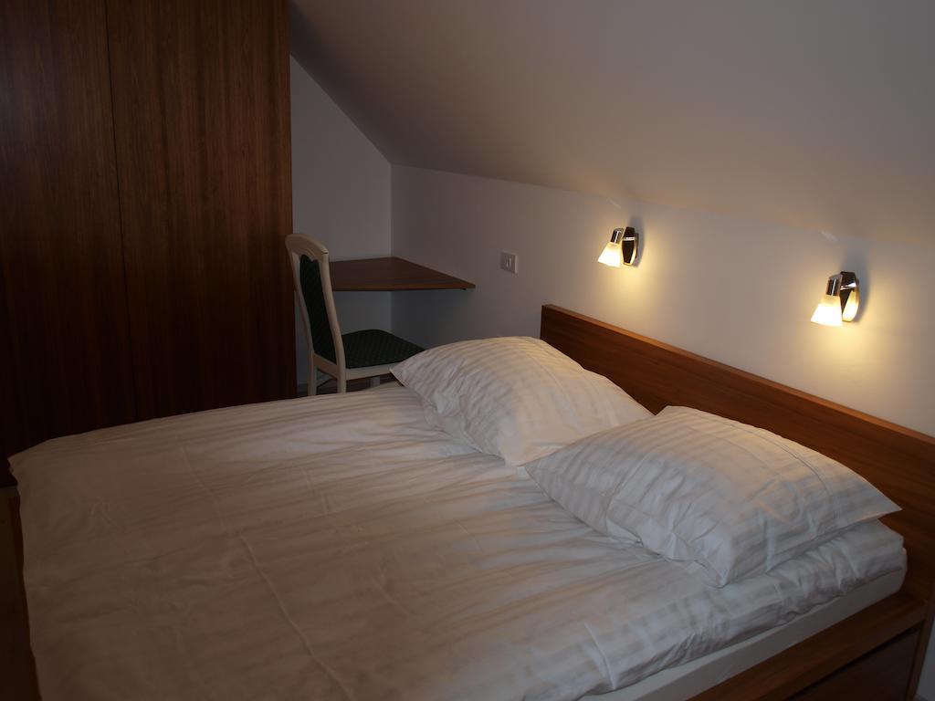 Apartment Knap Cerknica ภายนอก รูปภาพ